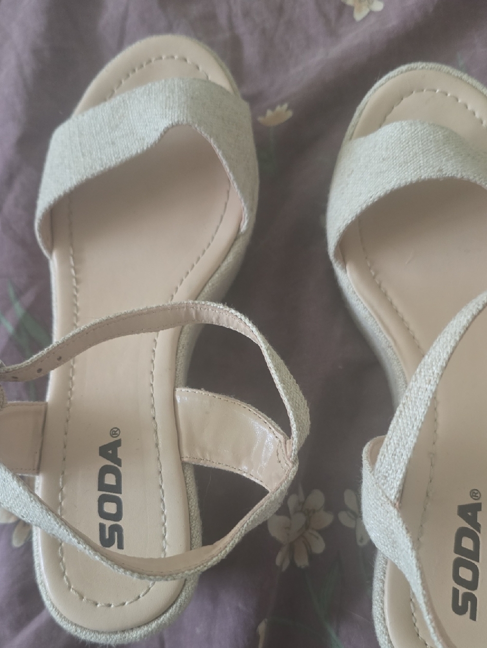 SODA Neutral Beige Cross-Strap Ankle Sandals